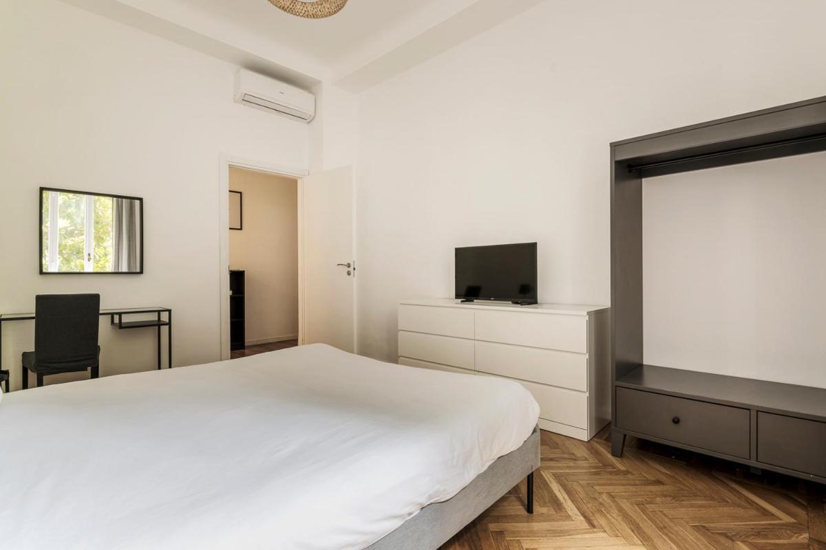 Luxury 4 Bedrooms Close To Duomo Appartement *
