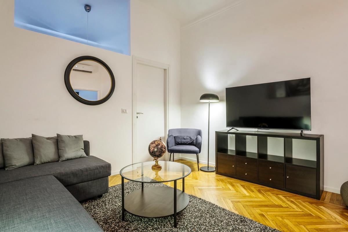 Luxury 4 Bedrooms Close To Duomo Appartement