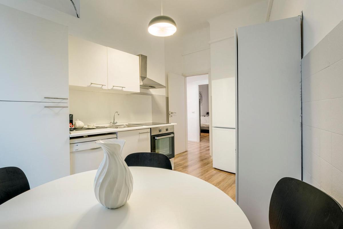 Luxury 4 Bedrooms Close To Duomo * Milan